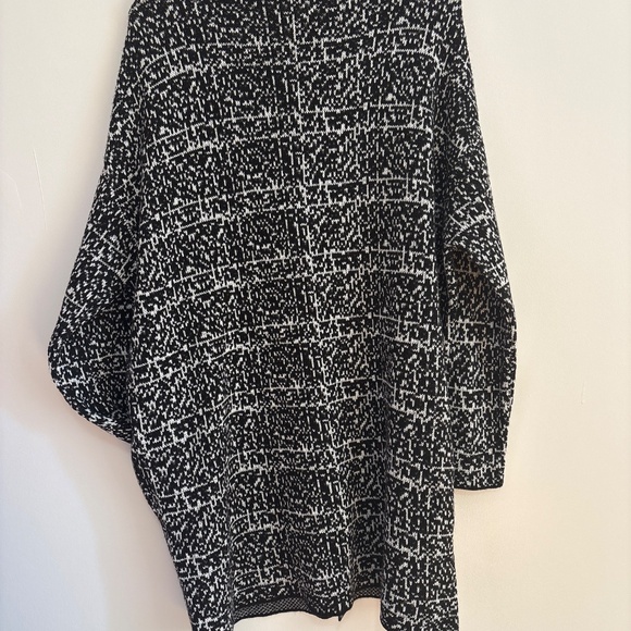 Samoon black and white V neck cardi sweater - Picture 4 of 5